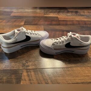Woman’s Nike court legacy shoes
